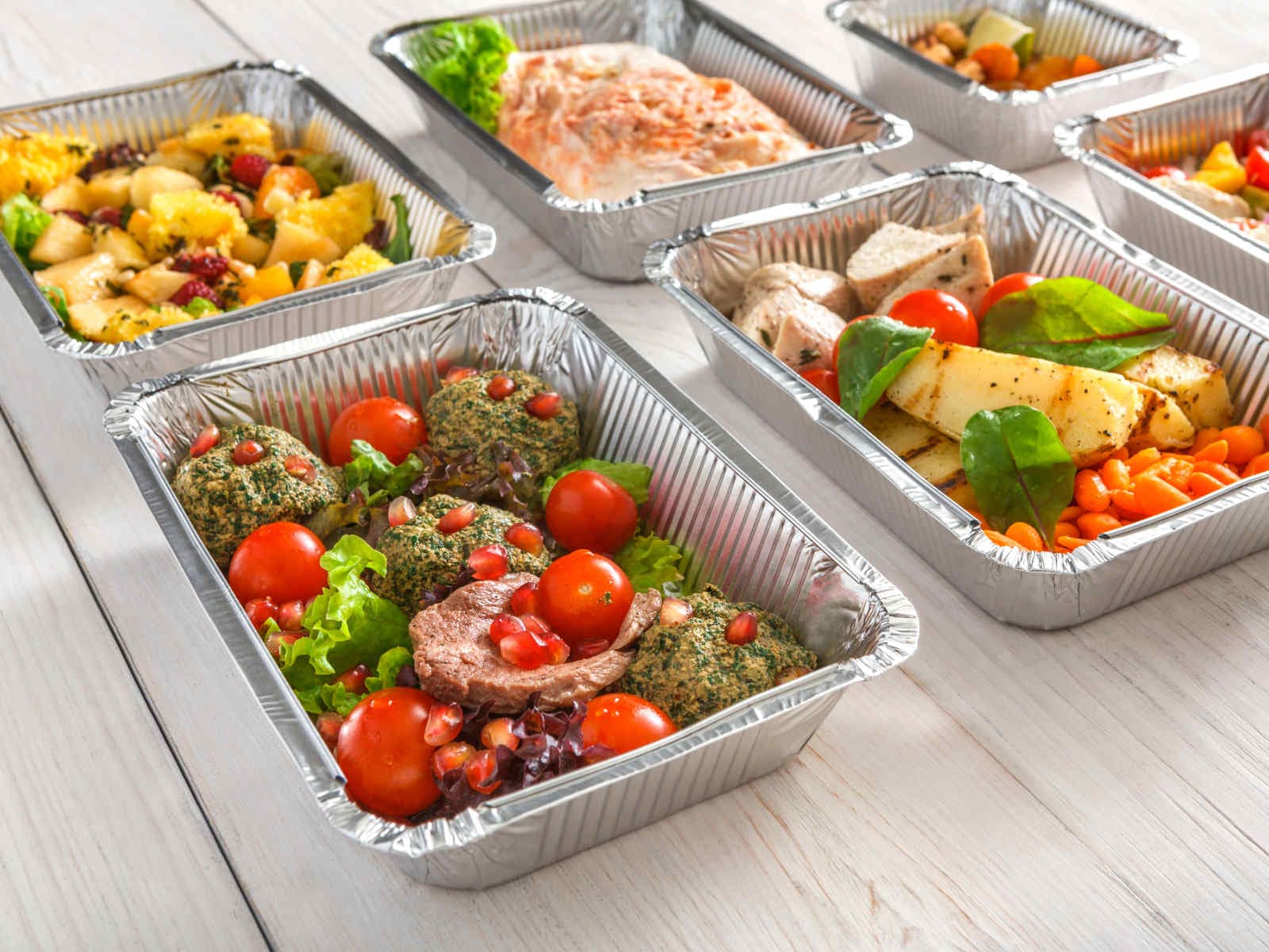 Kotlet z jajkiem sadzonym i ziemniaczkami